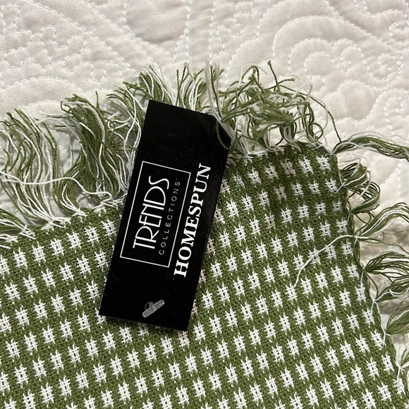 Trends Collection Homespun Fringe placemats, set of 4, NWT - Picture 3 of 5